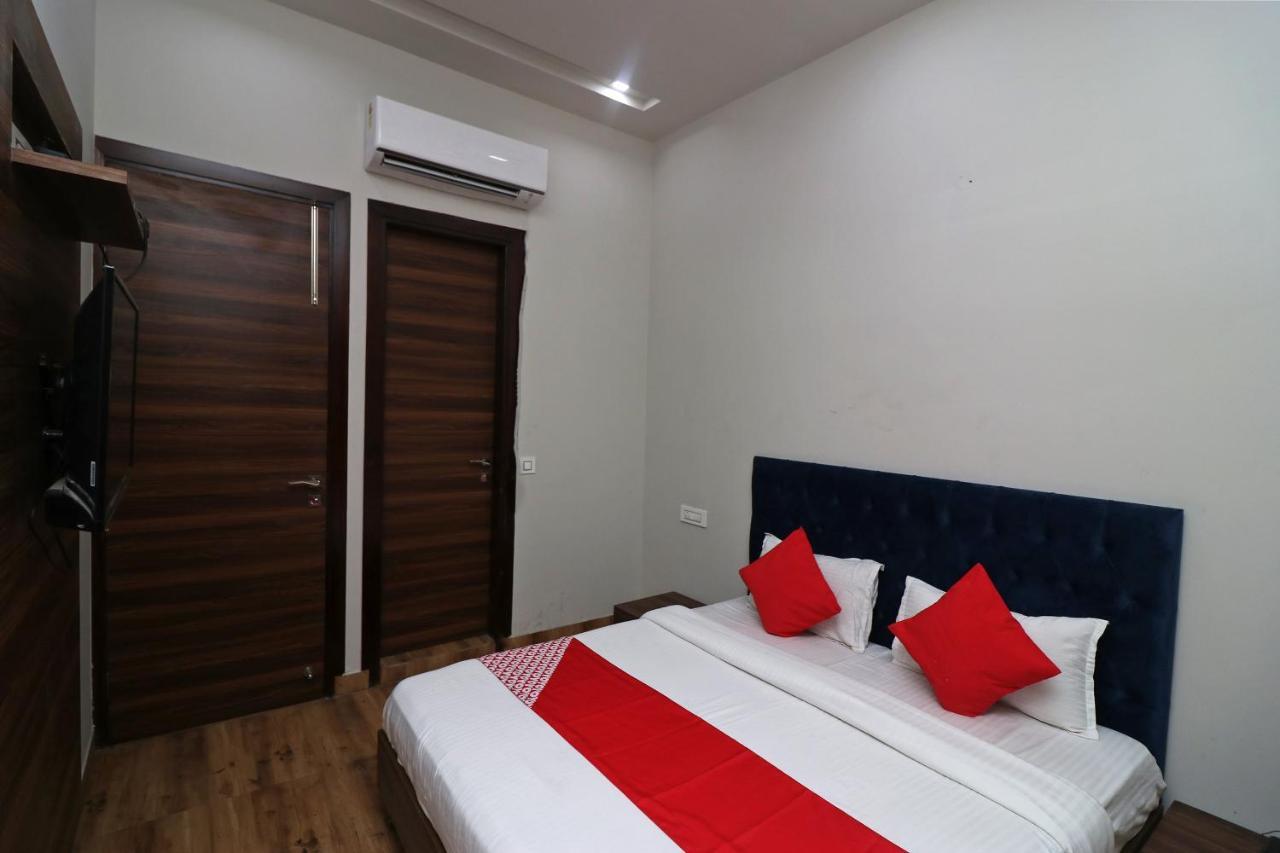 Oyo 38799 Savoy Guest House Panipat Exterior photo